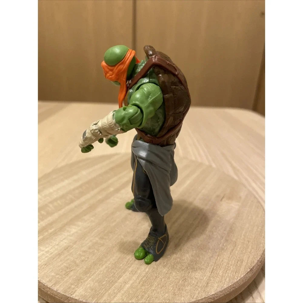 2014 Teenage Mutant Ninja Turtles (TMNT) Michaelangelo Playmates Action Figure